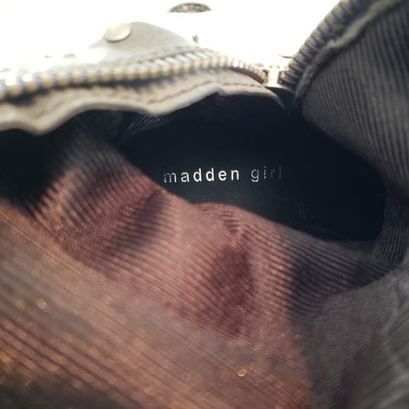 Madden Girl Cooperrr Boots, Dark Gray With Blue Zipper Accents, Size 6 - Picture 4 of 5